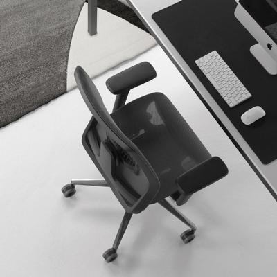 Poltrona operativa Stratos con sedile e schienale in rete autoportante, con braccioli opzionali 